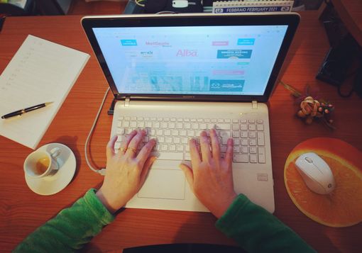 Dad e smart working non fanno bene alla salute e al portafoglio Dad e smart working non fanno bene alla salute e al portafoglio