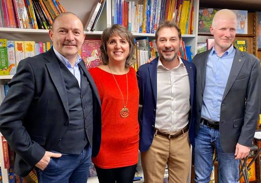 Nella sfida ai fornelli tra Lions Club Bra Host e Leo Club ha vinto la solidarietà (FOTO) Nella sfida ai fornelli tra Lions Club Bra Host e Leo Club ha vinto la solidarietà (FOTO)