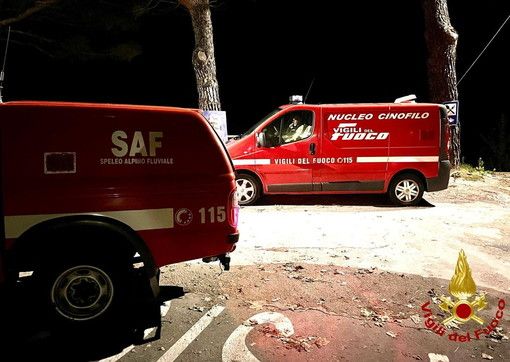 Le ricerche nei pressi della zona di Grimaldi, a Ventimiglia Le ricerche nei pressi della zona di Grimaldi, a Ventimiglia