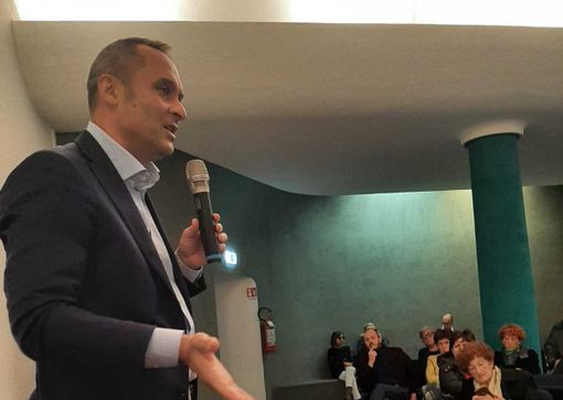 Costa (Azione): “Stiamo costruendo una casa nostra, poco ci interessa cosa succede in quelle altrui”