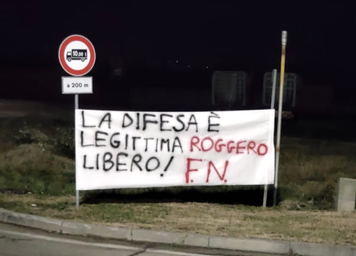 Grinzane Cavour, in paese striscioni di Forza Nuova a sostegno di Mario Roggero Grinzane Cavour, in paese striscioni di Forza Nuova a sostegno di Mario Roggero