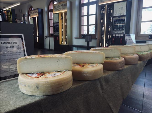 I grandi formaggi DOP piemontesi alla corte del castello di Barolo