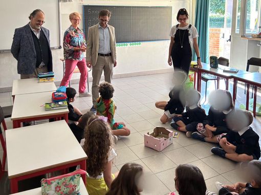 Alba, il sindaco Alberto Gatto visita gli alunni della Rodari e del Mussotto: "Siete il nostro futuro"