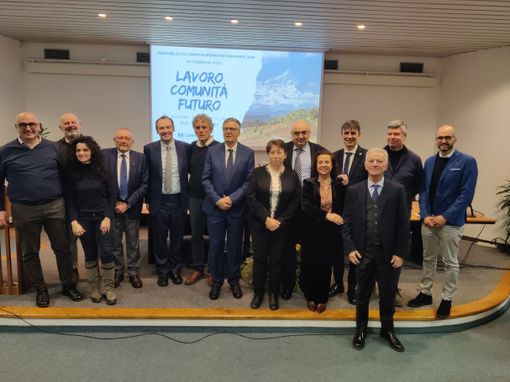 Partecipata assemblea al Palazzo Mostre e Congressi di Alba per Confcooperative Piemonte Sud Partecipata assemblea al Palazzo Mostre e Congressi di Alba per Confcooperative Piemonte Sud