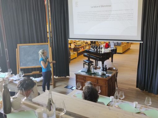 A Serralunga d'Alba con “Falciamo!”, quarta conferenza annuale sull’arte dello sfalcio a mano A Serralunga d'Alba con “Falciamo!”, quarta conferenza annuale sull’arte dello sfalcio a mano