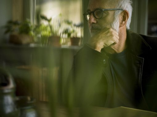 Ludovico Einaudi, tra i compositori contemporanei più presenti nelle classifiche di musica classica a livello mondiale e campione di ascolti sui social