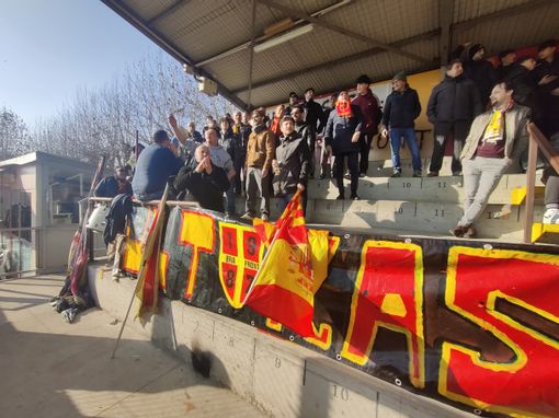 Tifosi giallorossi sugli spalti del Bravi