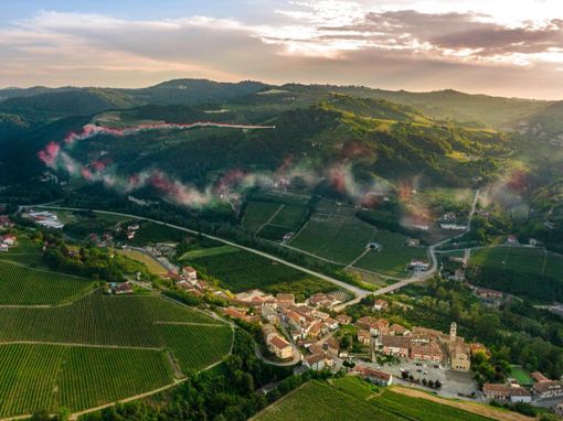 Il tricolore nel cielo di Cossano Belbo Il tricolore nel cielo di Cossano Belbo