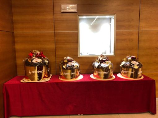 A Hong Kong, con il tartufo bianco da 700 grammi, anche un panettone Albertengo da 20 chili