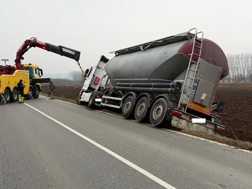 Le operazioni di recupero del mezzo pesante Le operazioni di recupero del mezzo pesante