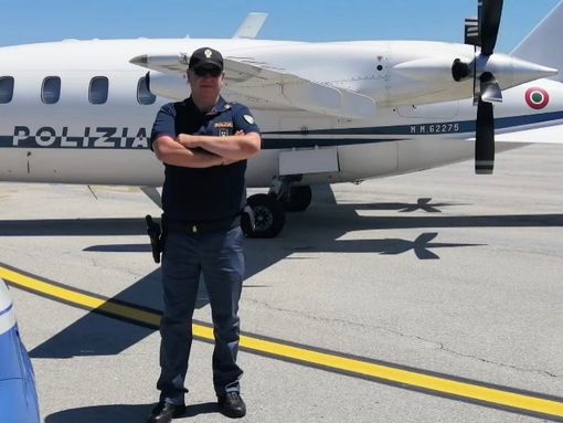 Levaldigi: la Polizia di Frontiera saluta il sovrintendente capo Luca Barale, prossimo al congedo Levaldigi: la Polizia di Frontiera saluta il sovrintendente capo Luca Barale, prossimo al congedo