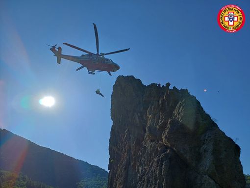 Due escursionisti bloccati sulla ferrata dei Corvi, nel territorio di Viola Saint Gree. Interviene il Soccorso Alpino