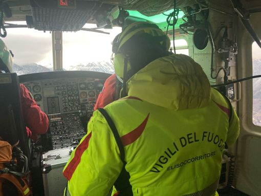 Escursionista si infortuna al Lago Soprano della Sella. Recuperato con l’elicottero Escursionista si infortuna al Lago Soprano della Sella. Recuperato con l’elicottero