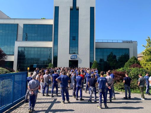 Due ore di sciopero alla Bottero di Cuneo: lavoratori protestano per il rinnovo del contratto nazionale e del premio aziendale Due ore di sciopero alla Bottero di Cuneo: lavoratori protestano per il rinnovo del contratto nazionale e del premio aziendale
