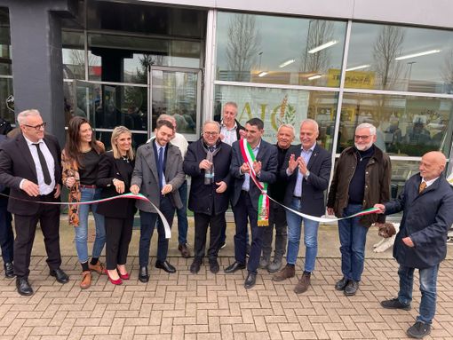 Il taglio del nastro a Fossano
