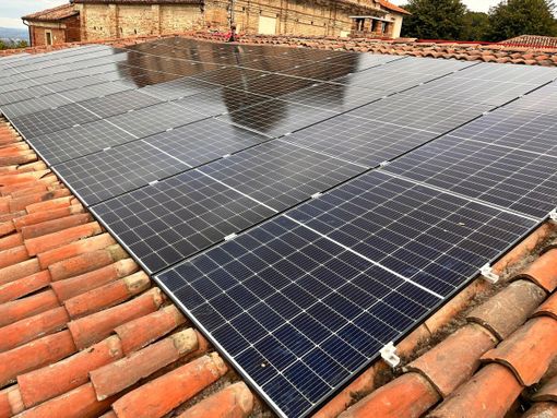 Verduno punta sul sole e diventa autonomo: energia pulita per il Municipio e non solo Verduno punta sul sole e diventa autonomo: energia pulita per il Municipio e non solo