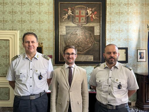 Il sindaco Gatto tra il Maggiore Tagliabue e il Tenente Colonnello Carotenuto