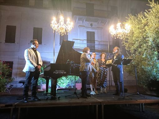 La consegna del premio La consegna del premio