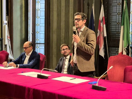 Da sinistra: Luca Sensibile, presidente della Giostra delle Cento Torri, il Sindaco di Alba Alberto Gatto e Axel Iberti, presidente dell'Ente Fiera.