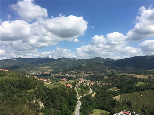 Lo spettacolare panorama dell'Alta Langa