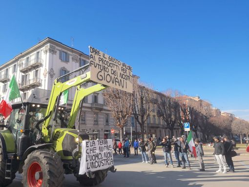 La protesta dei trattori a Cuneo La protesta dei trattori a Cuneo