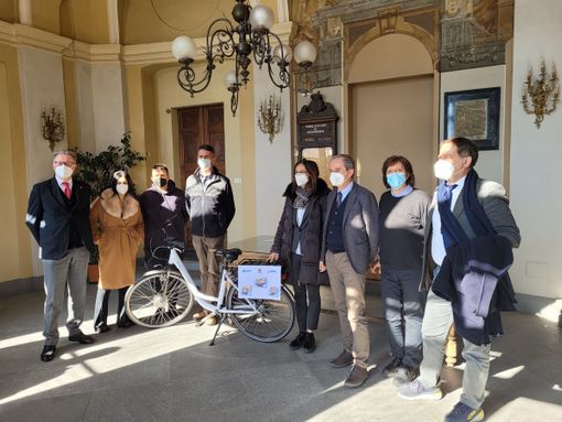 Alcuni momenti della presentazione avvenuta questa mattina presso il municipio braidese