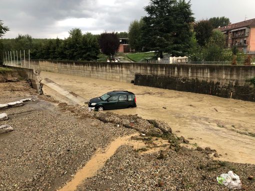 Bomba d'acqua e grandine a Gallo Grinzane: si fa la conta dei danni (FOTO E VIDEO)