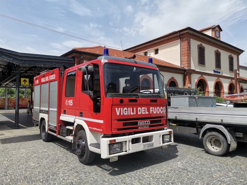 I vigili del fuoco di Alba sono stati impegnati parecchie ore alla stazione ferroviaria per le rilevazioni