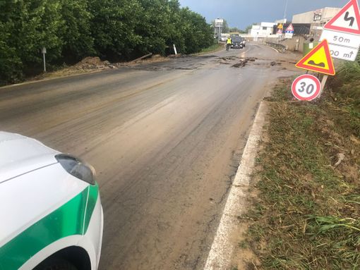 La zona dello smottamento sulla SP7 in zona Ospedale a Verduno.
