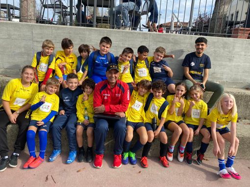 Farah e Malak giocano nella scuola calcio ASD Novello, società che ha devoluto 1500 Euro alla loro famiglia