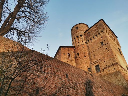 A Roddi la gestione della pertinenza del castello è una delle tematiche non chiare all'opposizione comunale