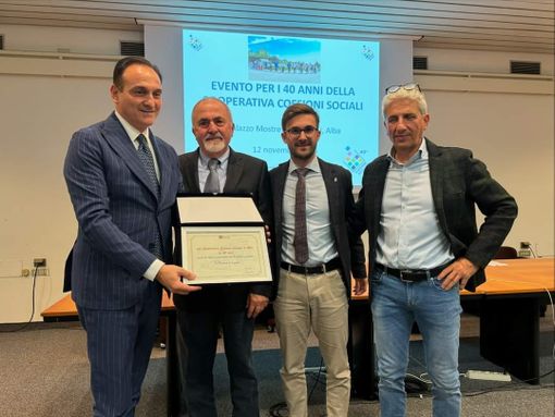 Ad Alba la festa per i 40 anni di Coesioni Sociali: oltre 250 i partecipanti Ad Alba la festa per i 40 anni di Coesioni Sociali: oltre 250 i partecipanti