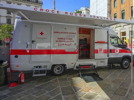 Alba: la salute arriva in piazza con le infermiere volontarie di Croce Rossa