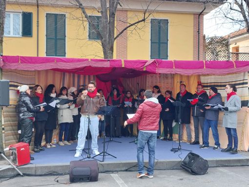 Marene, successo per il gruppo "La Porta Aperta" a Natale in Piazza