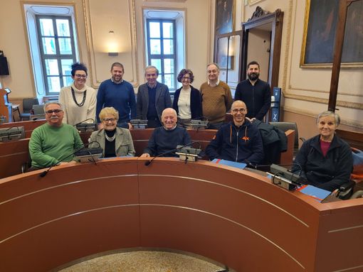 Bra: i componenti dell’ex direttivo del Centro di Incontro ricevuti dalla Giunta Bra: i componenti dell’ex direttivo del Centro di Incontro ricevuti dalla Giunta