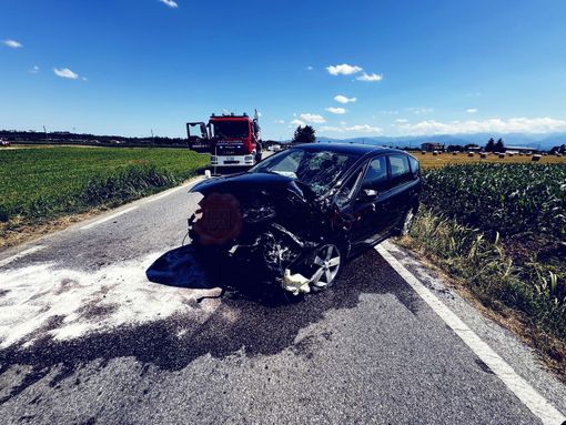 Una delle vetture coinvolte nell'incidente Una delle vetture coinvolte nell'incidente