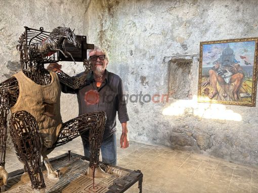 Franco Sebastiano Alessandria con l'opera "Libero Arbitrio"
