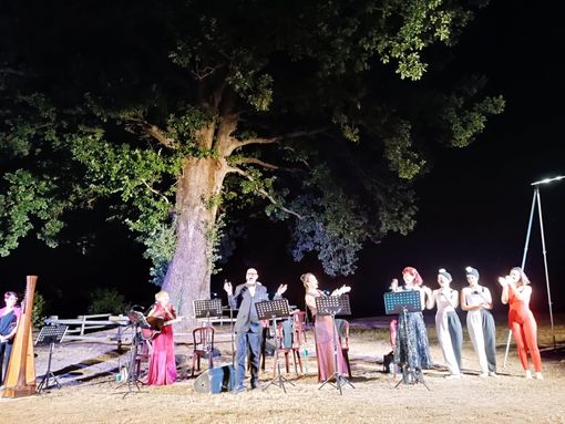 A Farigliano tornano “I racconti della quercia”: storie, musica e danza per la ricerca A Farigliano tornano “I racconti della quercia”: storie, musica e danza per la ricerca