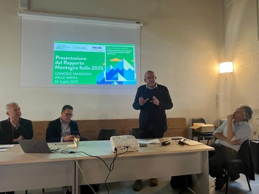 Montagne in movimento: nuove popolazioni, reti e strategie per rilanciare l’Italia che sale Montagne in movimento: nuove popolazioni, reti e strategie per rilanciare l’Italia che sale