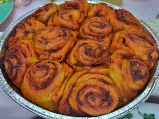 In foto il piatto calabrese della pitta alla sardella In foto il piatto calabrese della pitta alla sardella