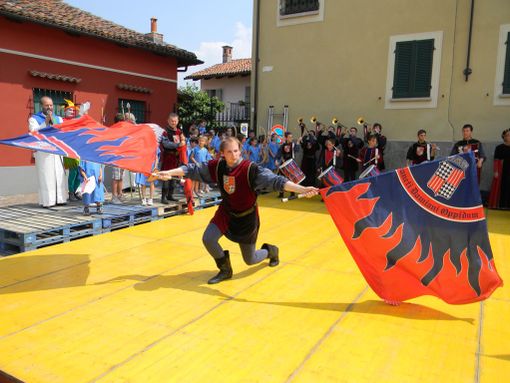 Sbandieratori in azione Sbandieratori in azione