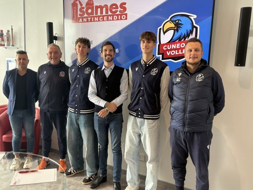 Da sx. Davide Bima, Mario Barbiero, Giulio Colasanti, Andrea Massarenti, Federico Giraudo e Gabriele Costamagna Da sx. Davide Bima, Mario Barbiero, Giulio Colasanti, Andrea Massarenti, Federico Giraudo e Gabriele Costamagna