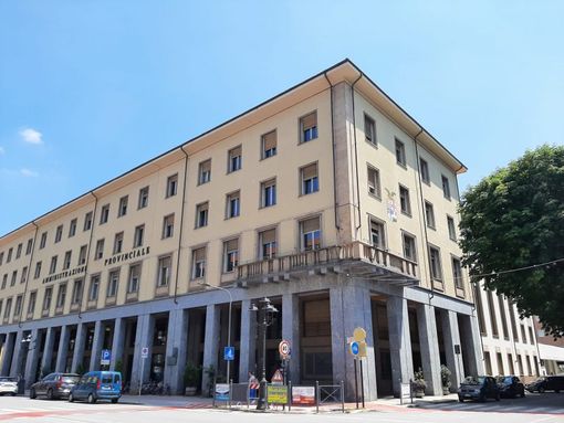 Il palazzo della Provincia a Cuneo Il palazzo della Provincia a Cuneo