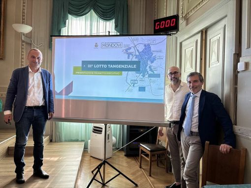 L'illustrazione del progetto a luglio 2025 con l'on. Costa, il sindaco Robaldo e l'igegner Gemelli di ANAS