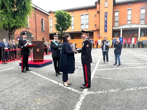 Il prefetto di Cuneo Fabrizia Triolo ha consegnato al brigadiere capo qualifica speciale Jean Claude Antonelli Il prefetto di Cuneo Fabrizia Triolo ha consegnato al brigadiere capo qualifica speciale Jean Claude Antonelli