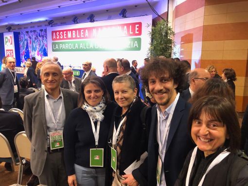 Elena Di Liddo, seconda da sinistra, col gruppo dei rappresentanti cuneesi della mozione Zingaretti Elena Di Liddo, seconda da sinistra, col gruppo dei rappresentanti cuneesi della mozione Zingaretti