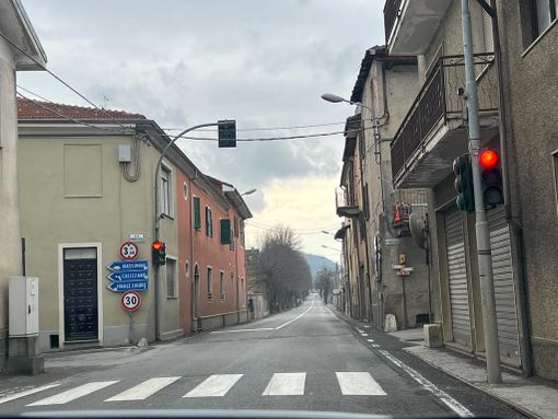 Bagnasco, senso unico temporaneo sul primo tratto della provinciale 490 per ridurre le code sulla statale 28