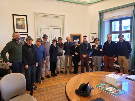 La rappresentanza del locale gruppo Ana ricevuta dalla Giunta questa mattina in Municipio La rappresentanza del locale gruppo Ana ricevuta dalla Giunta questa mattina in Municipio