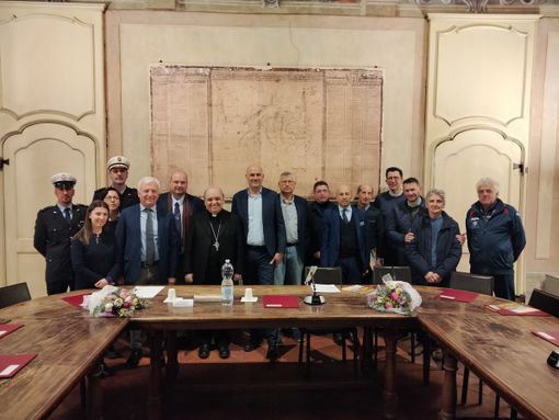 Cherasco: il vescovo di Alba Marco Brunetti ha incontrato l’Amministrazione comunale