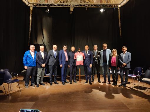 Dopo il Tour arriva la Vuelta? L'indiscrezione di Cirio: "Trattative in fase avanzata. Pronti a parlare spagnolo" Dopo il Tour arriva la Vuelta? L'indiscrezione di Cirio: "Trattative in fase avanzata. Pronti a parlare spagnolo"